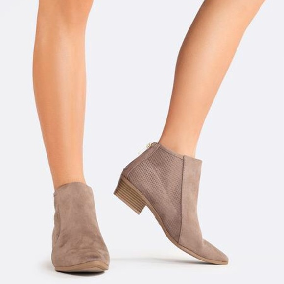 Taupe stretch perforated ankle bootie - Picture 7 of 8